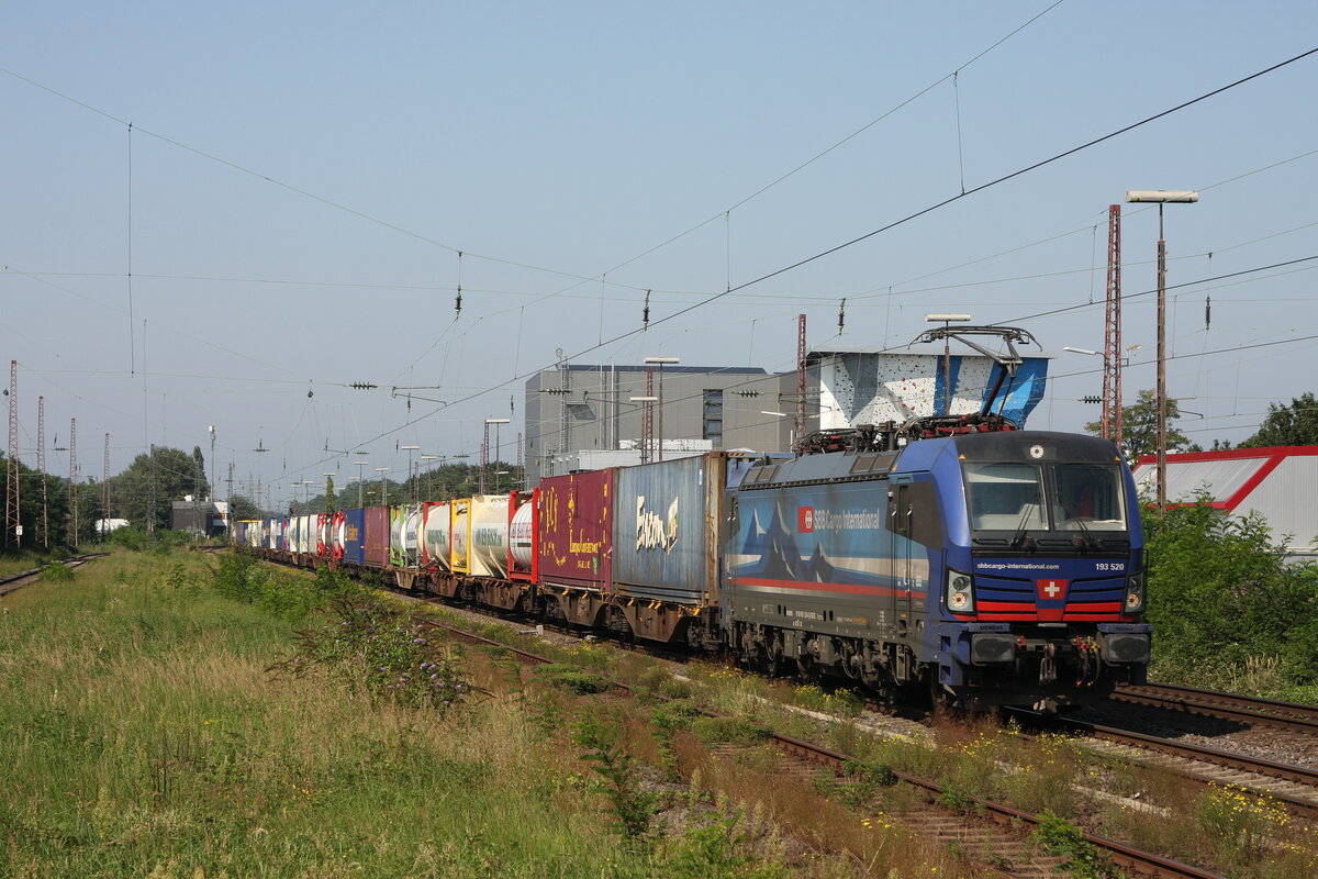 193 520, Hilden, 04.09.2021, Güterzug von Niederlande nach Italien