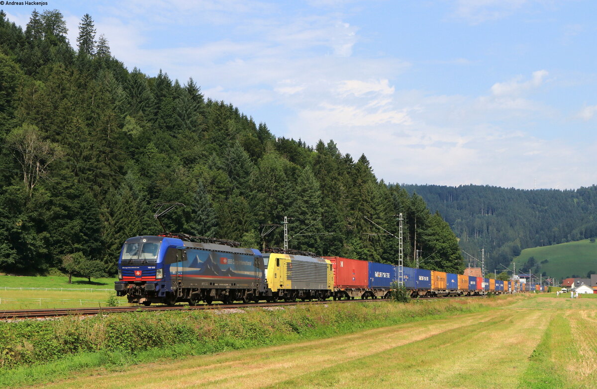 193 522-0 und 189 993-9 mit dem mit dem DGS 43417 (Emmerich-Novara) bei Gutach 15.8.21