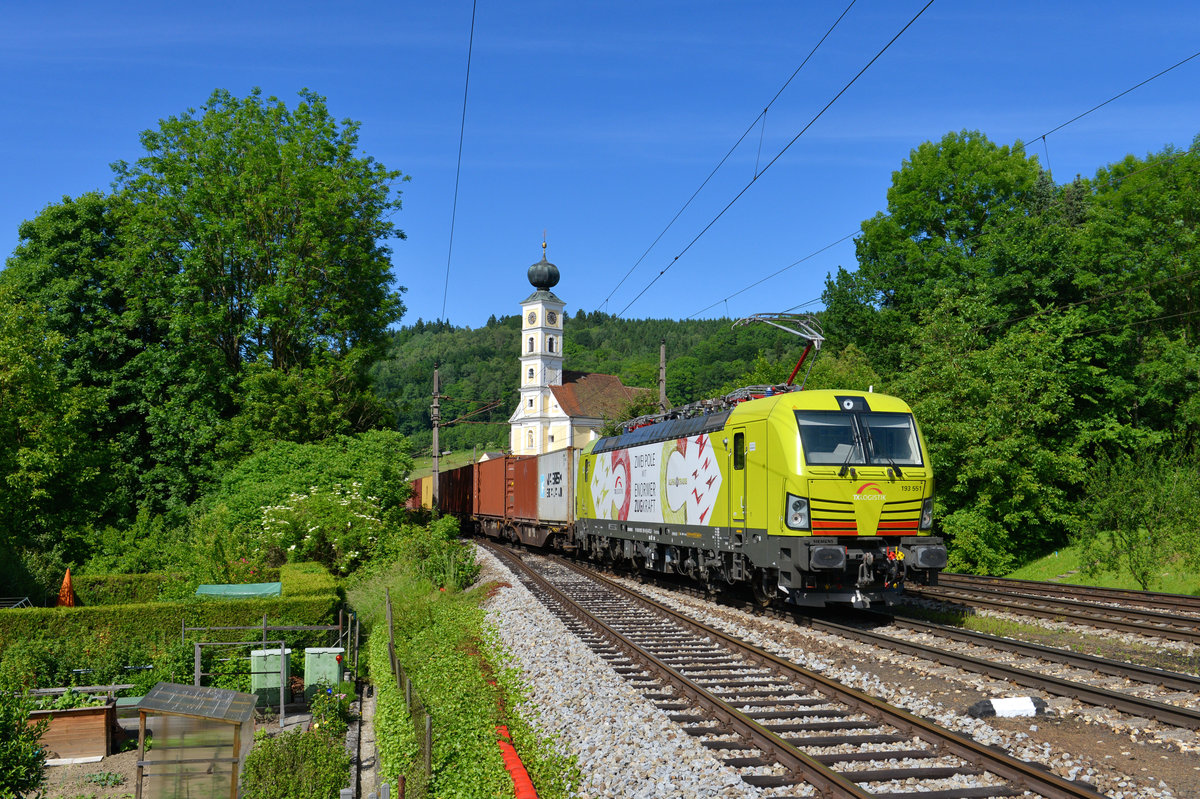 193 551 mit DGS 43963 am 08.06.2017 bei Wernstein am Inn. 