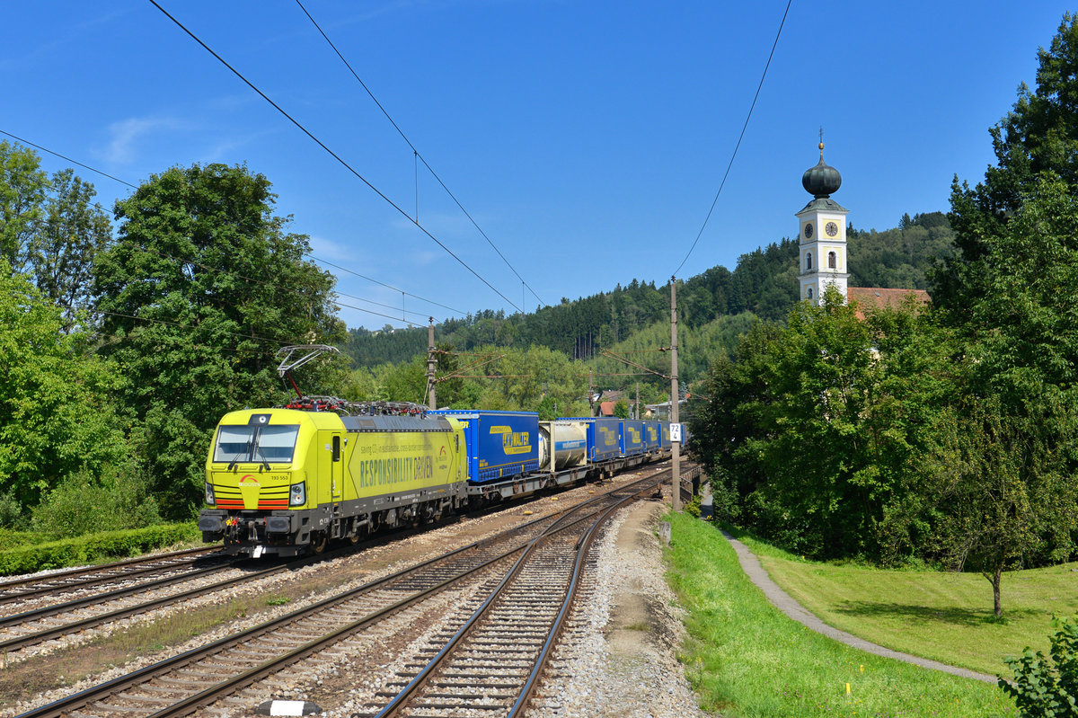193 553 mit DGS 43945 am 31.08.2017 bei Wernstein am Inn. 