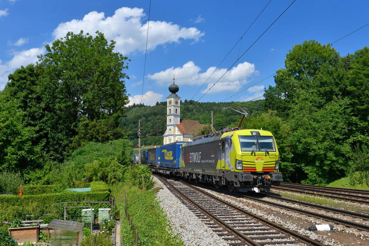 193 554 mit DGS 43945 am 05.07.2017 bei Wernstein am Inn. 