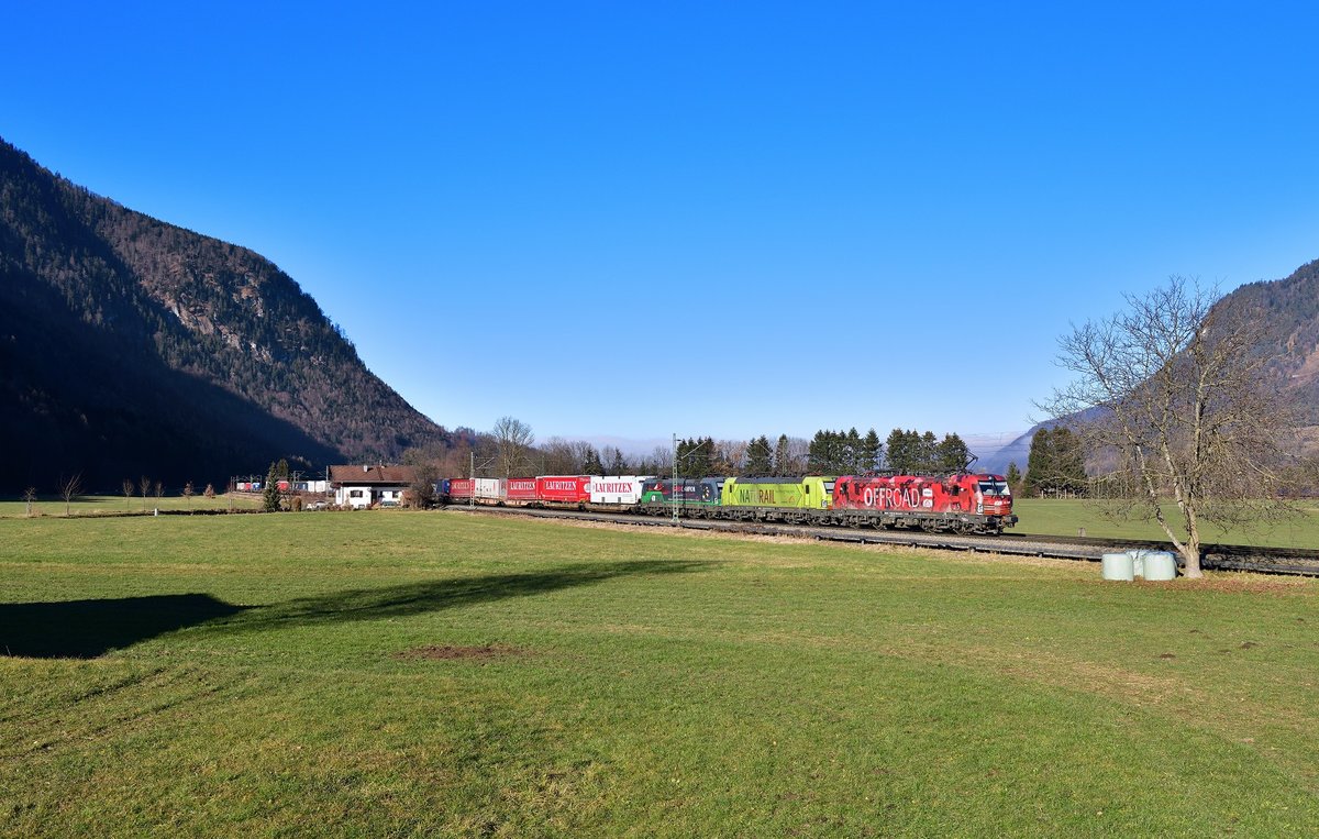193 555 + 193 559 + 193 203 mit DGS 40561 am 19.12.2020 bei Niederaudorf.