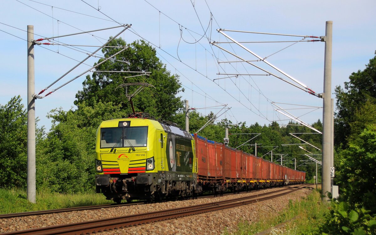 193-556 hat die Licence to rail und railt in Richtung Rosenheim.27.06.2021 KBS 950/951 bei km 39.0

