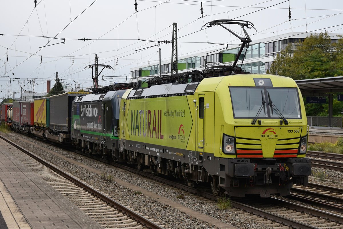 193 559 zusammen mit 193 278 bei der Durchfahrt in München Heimeranplatz am 08.10.2019