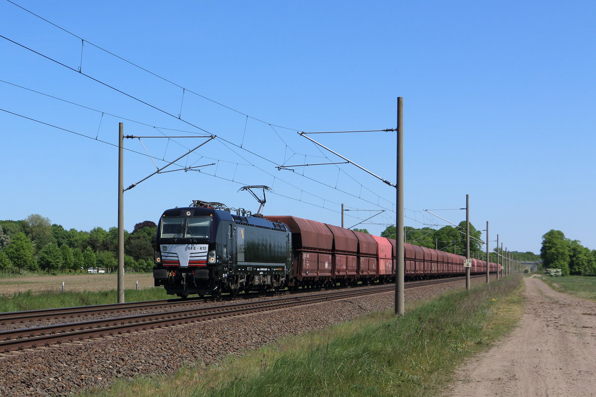 193 612-9 mit einem Kohlezug Richtung Hamburg in der Nähe von Brahlstorf. Fotografiert am 13.05.2016.
