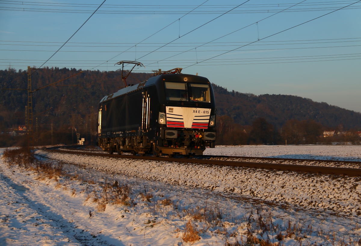 193 615 kam am 19.01.2016 als Tfzf in Richtung Süden über die KBS 610. Aufgenommen zwischen Mecklar und Ludwigsau-Friedlos.