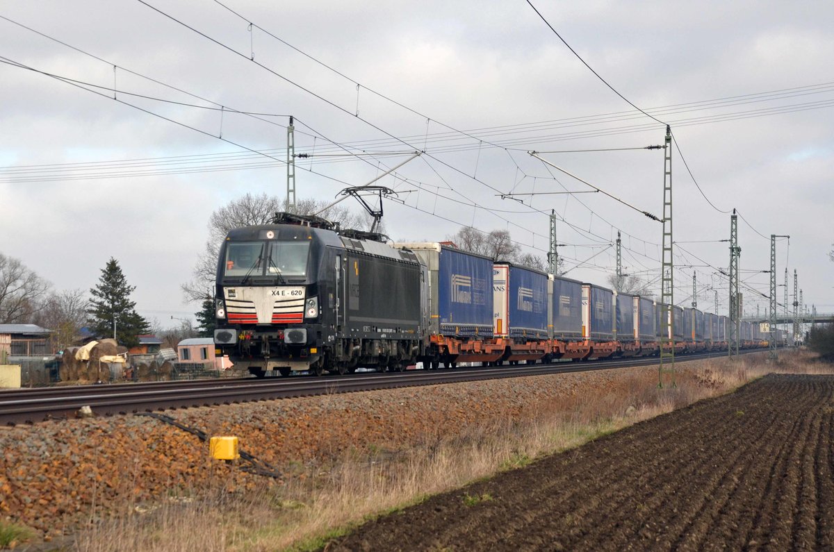 193 620 der MRCE führte am 28.02.21 für die LTE den Miratrans-KV durch Gräfenhainichen Richtung Bitterfeld.
