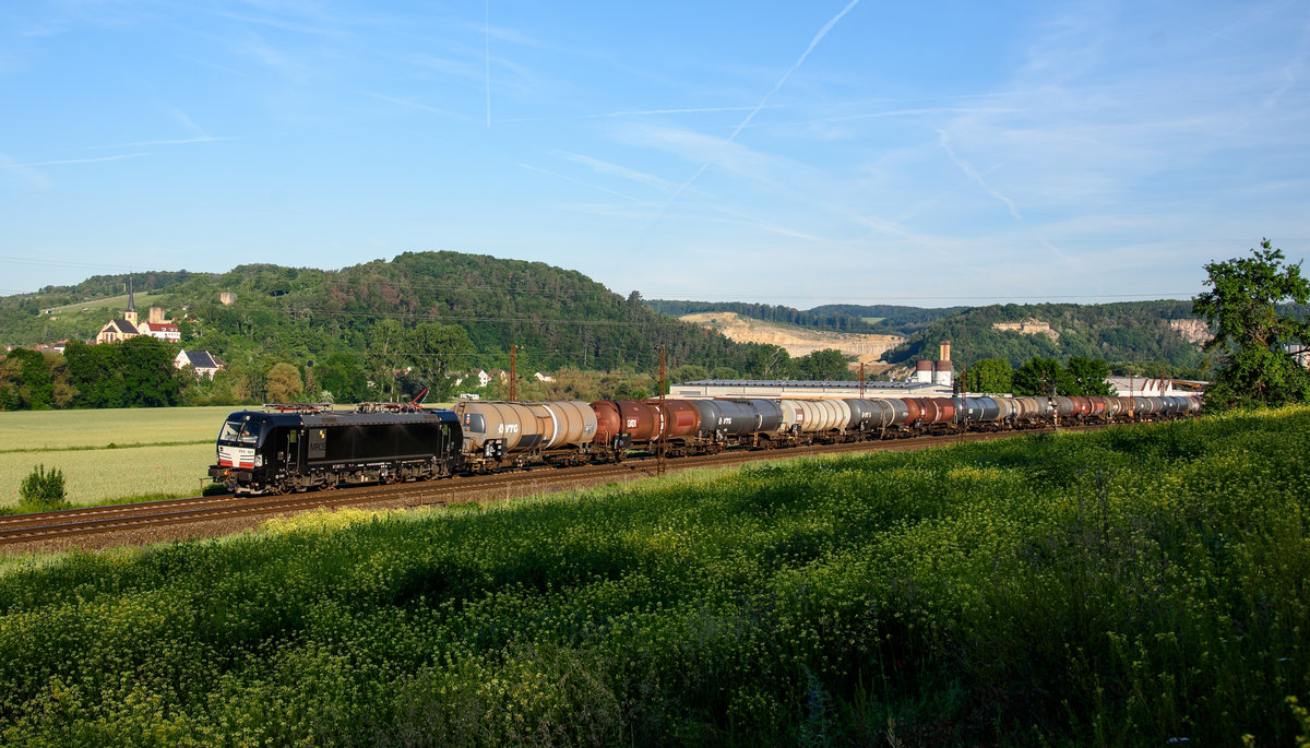 193 621 MRCE mit einem Kesselzug Richtung Würzburg.(Karlstadt(Main)2.6.2019).