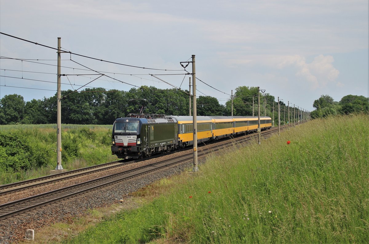 193 628 zusehen mit RJ 1032 am 13.06.20 in Pardubice Opočínek. 