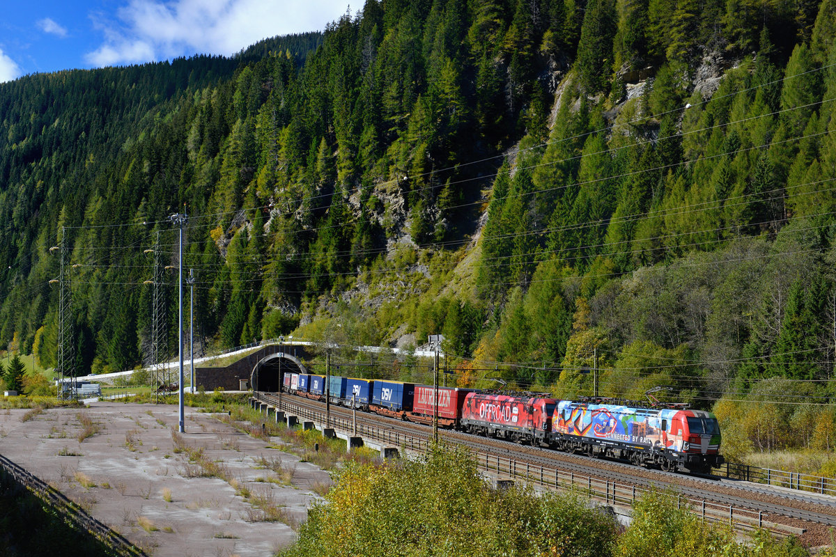 193 640 + 193 555 mit TEC 40576 am 07.10.2017 bei Brennerbad. 
