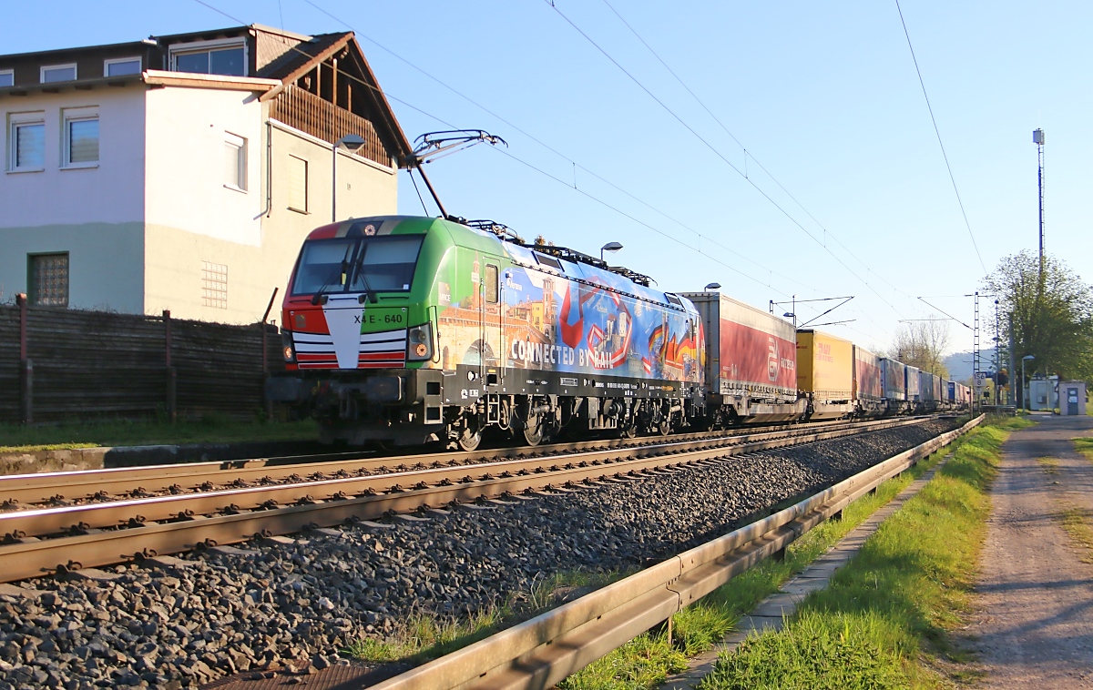 193 640  Connected by Rail  mit KLV-Zug in Fahrtrichtung Süden. Aufgenommen am 19.04.2019 in Ludwigsau-Friedlos.