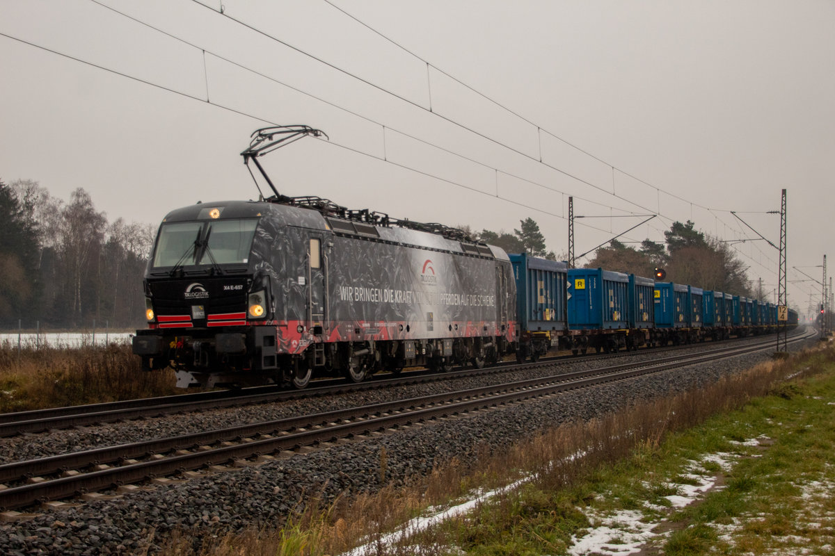 193 657  Pferdevectron  mit Ton Erde bei Gablingen am 05.12.2020