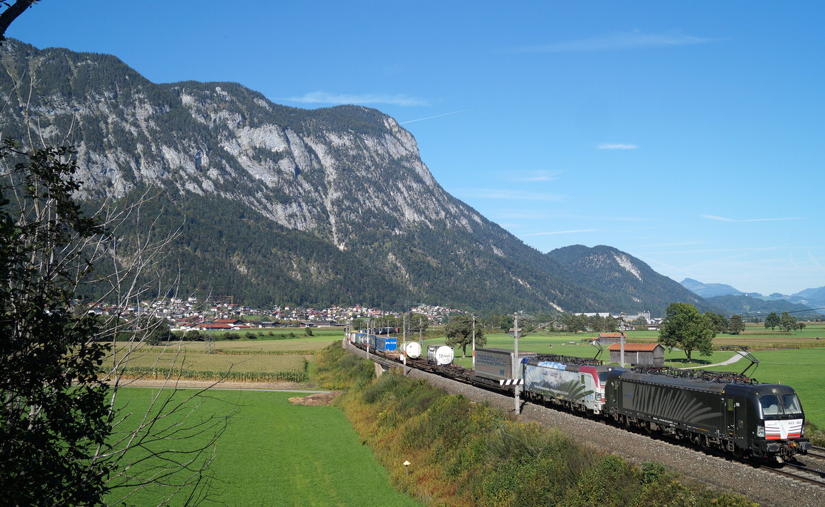 193 663 + 193 773  150 Jahre Brennerbahn  mit einem KLV nach Verona Quadrante Europa bei Langkampfen, 29.09.2019.