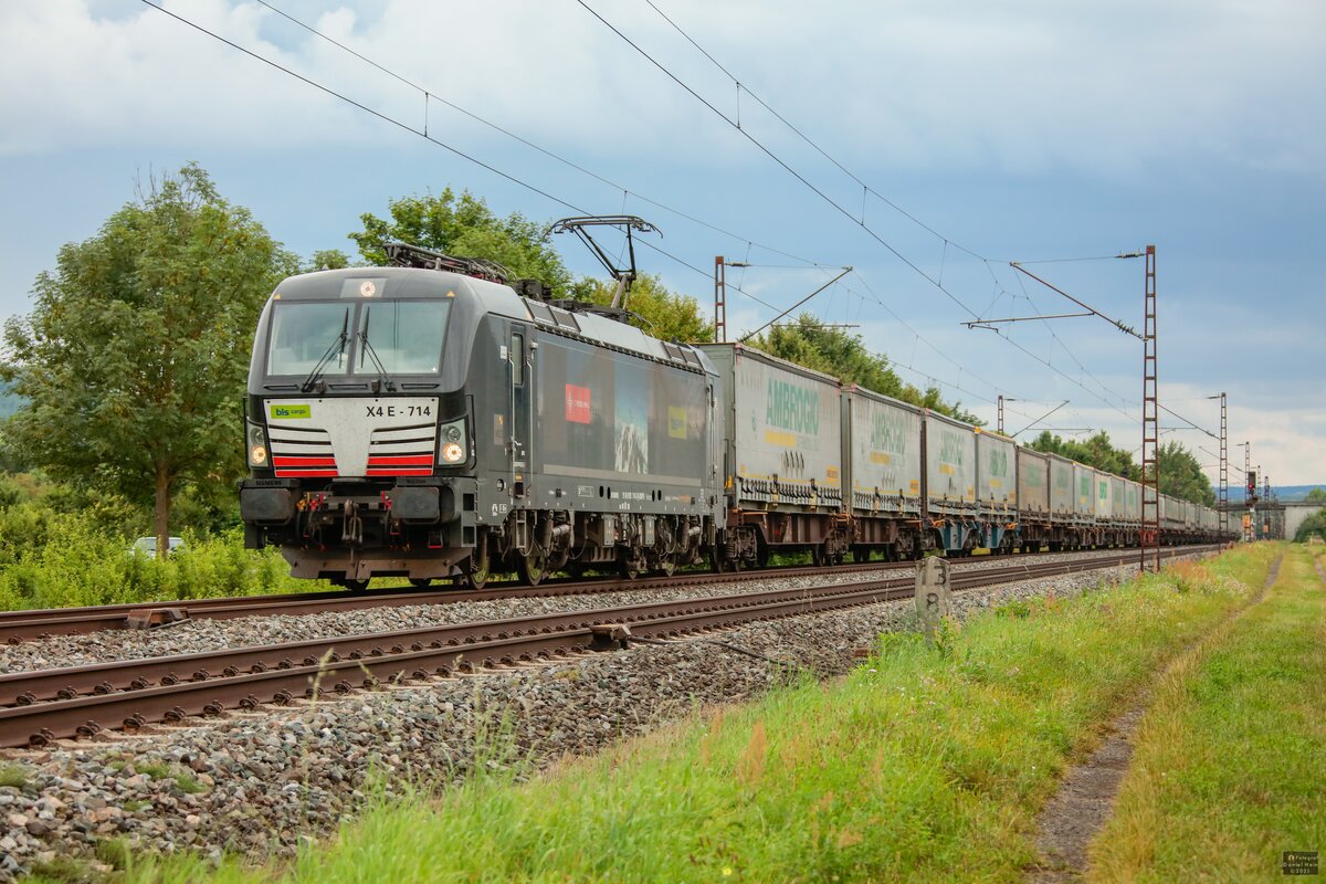 193 714 BLS mit KLV in Thüngersheim, August 2021.
