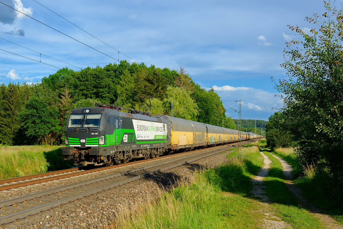 193 726 ELL/RTB Cargo  European Gateway Services  mit einem ARS Altmann Autotransportzug bei Postbauer-Heng Richtung Nürnberg, 01.07.2020