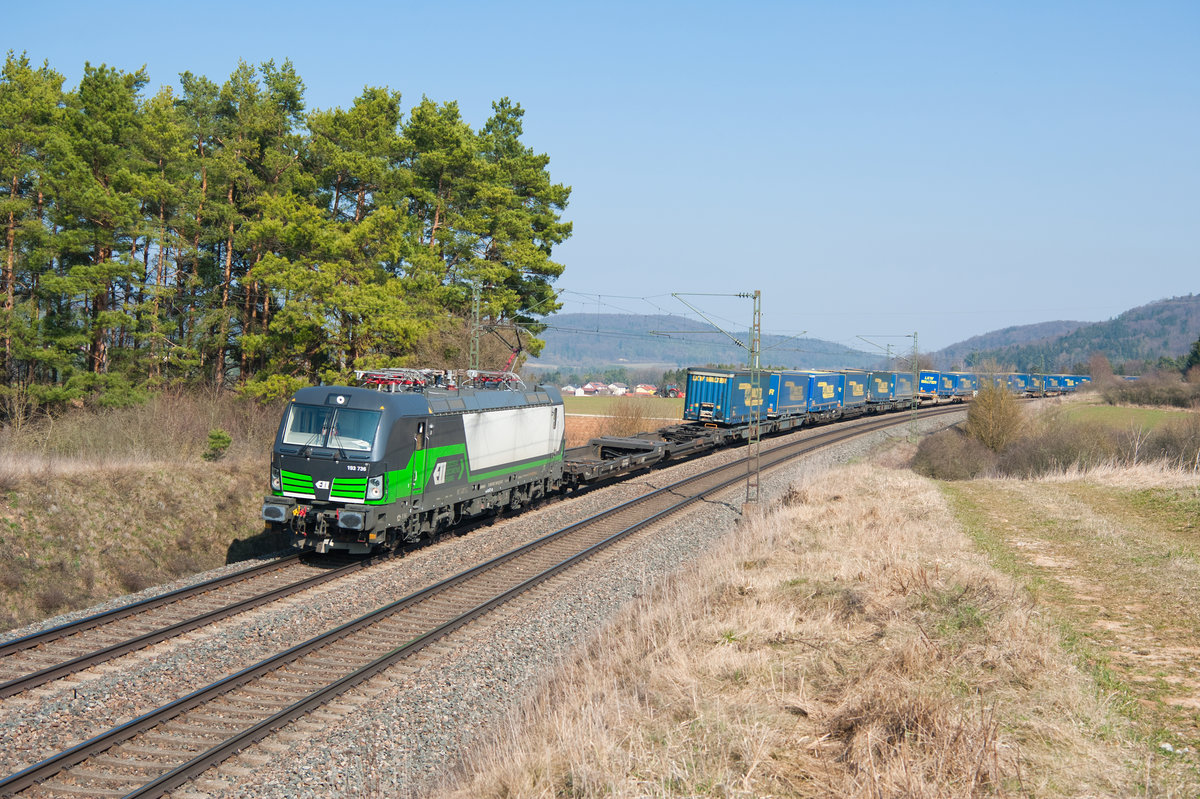 193 736 von ELL mit einem LKW-Walter KLV-Zug bei Kerschhofen Richtung Nürnberg, 23.03.2019