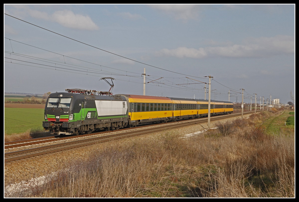 193 743 mit Regiojet bei Tallesbrunn am 25.11.2019.