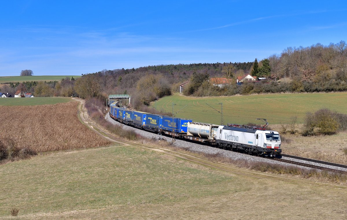 193 767 mit DGS 43947 am 06.03.2021 bei Edlhausen.