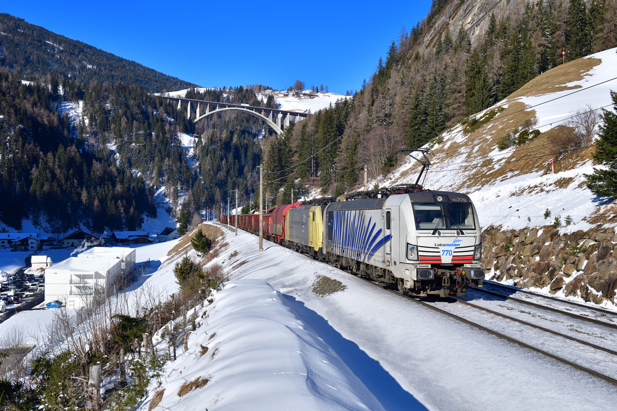 193 770 + 189 902 mit GAG 44121 am 08.02.2020 bei St. Jodok am Brenner.