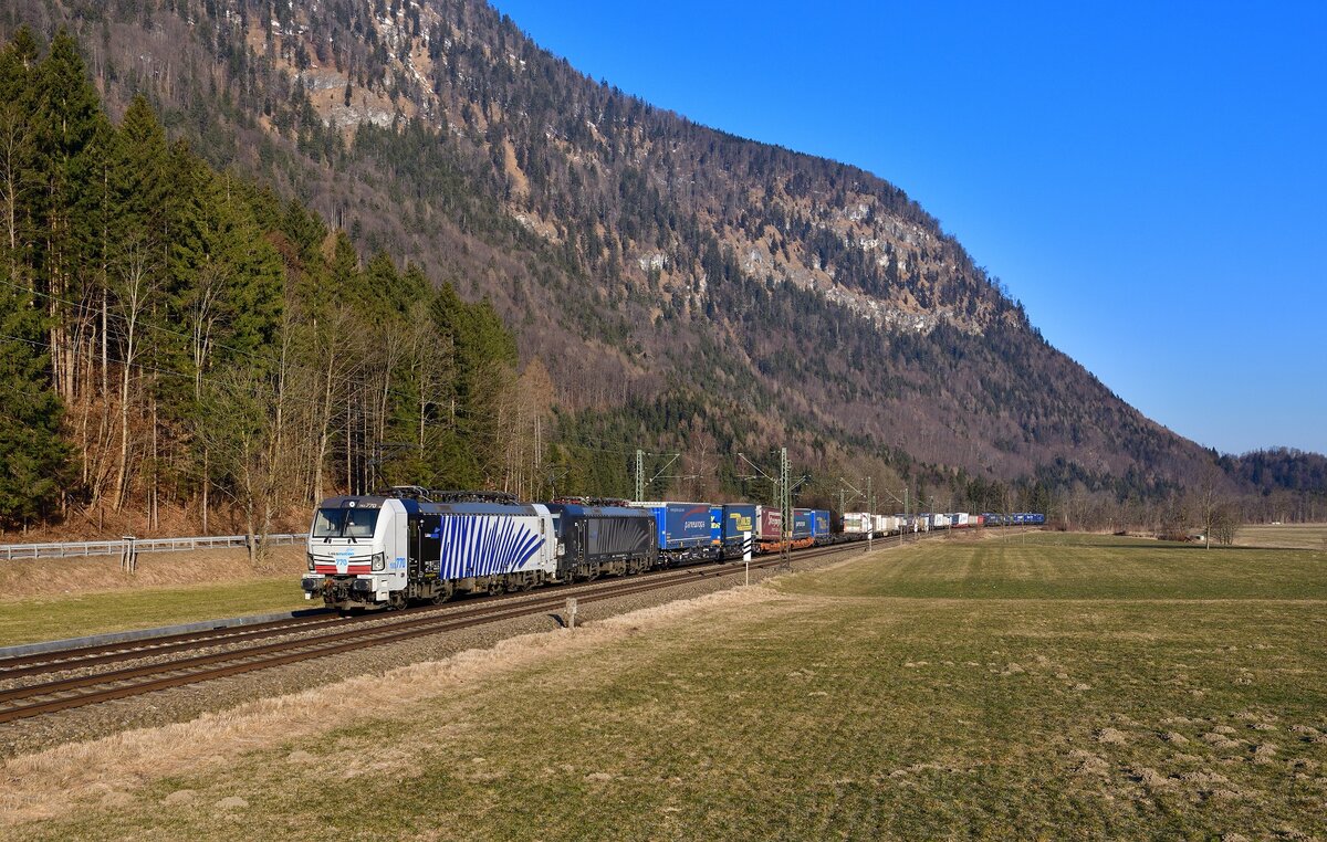 193 770 + 193 663 mit DGS 43125 am 05.03.2022 bei Niederaudorf.