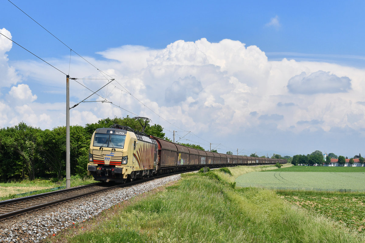 193 777 mit DGS 46658 am 30.05.2018 bei Otzing. 