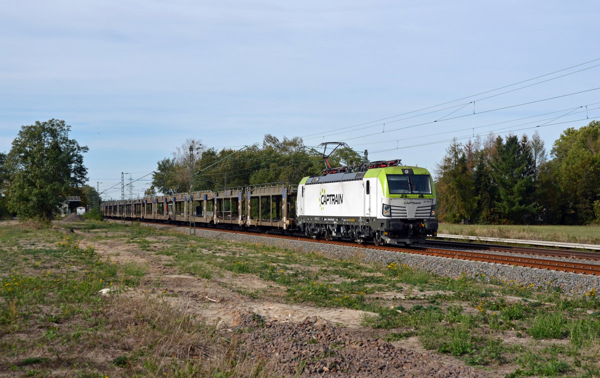 193 784 von Captrain schleppte einen leeren BLG-Autozug am 26.09.18 durch Jütrichau Richtung Roßlau.