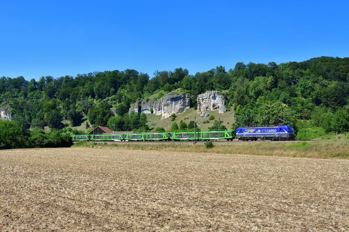 193 792 mit einem Leerautozug am 24.07.2019 bei Hagenacker. 