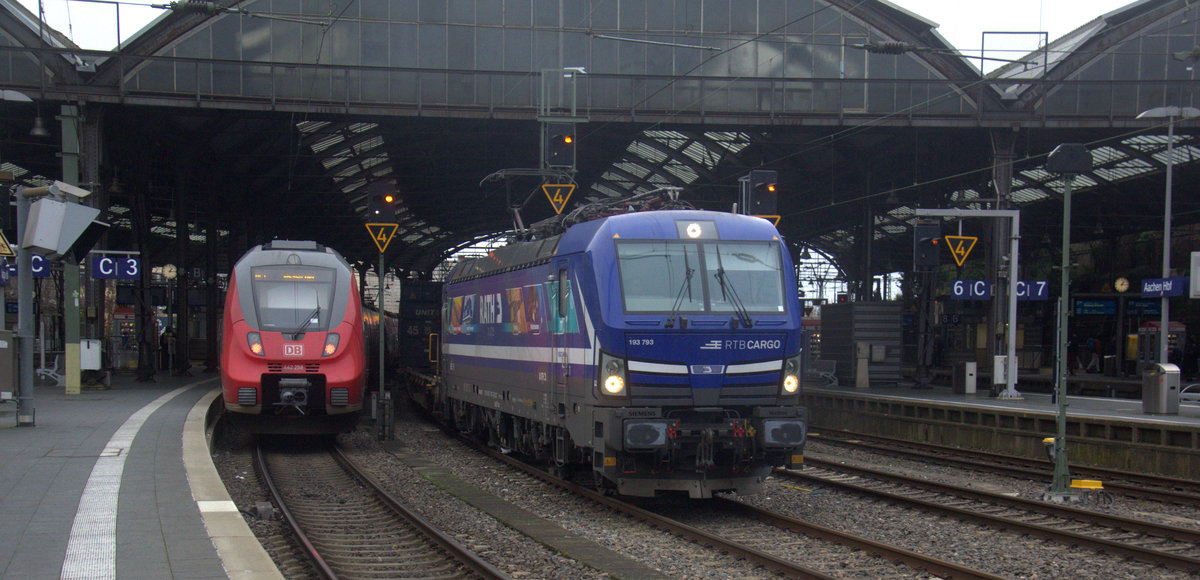 193 793-7 von Rurtalbahn-Cargo  kommt mit einem KLV-Containerzug aus Frankfurt-Höchstadt am Main(D) nach Genk-Goederen(B)und kommt aus Richtung  Köln und fährt durch den Aachener-Hbf in Richtung Aachen-Schanz,Aachen-West. 
Aufgenommen vom Bahnsteig 2 vom Aachen-Hbf.
Am Nachmittag vom 12.1.2020.