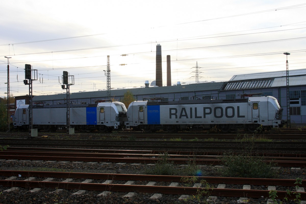 193 805-9 und 193 802-6 beide von Railpool stehen in Herzogenrath-Hbf bei Sonne und Wolken am Nachtmittag vom 9.11.2013.