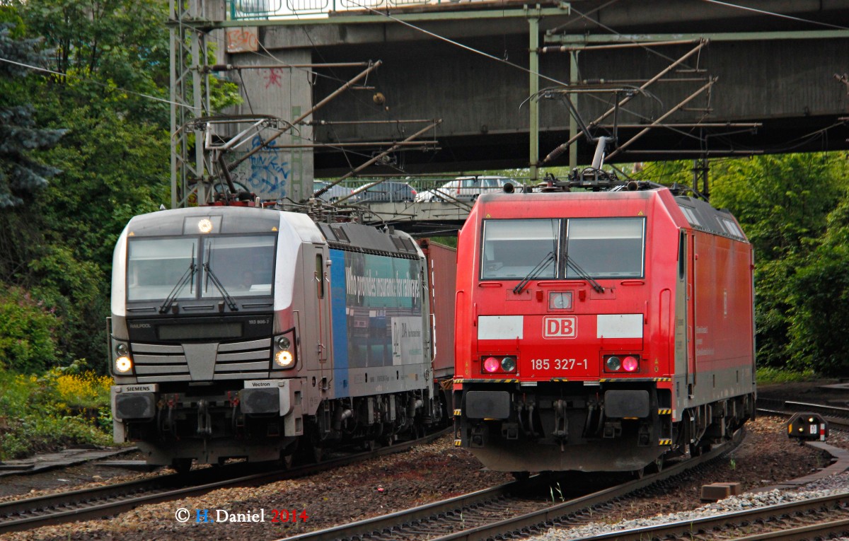 193 806-7 Railpool und rechts DB 185 327-1 green cargo in Hamburg Harburg, Mai 2014.