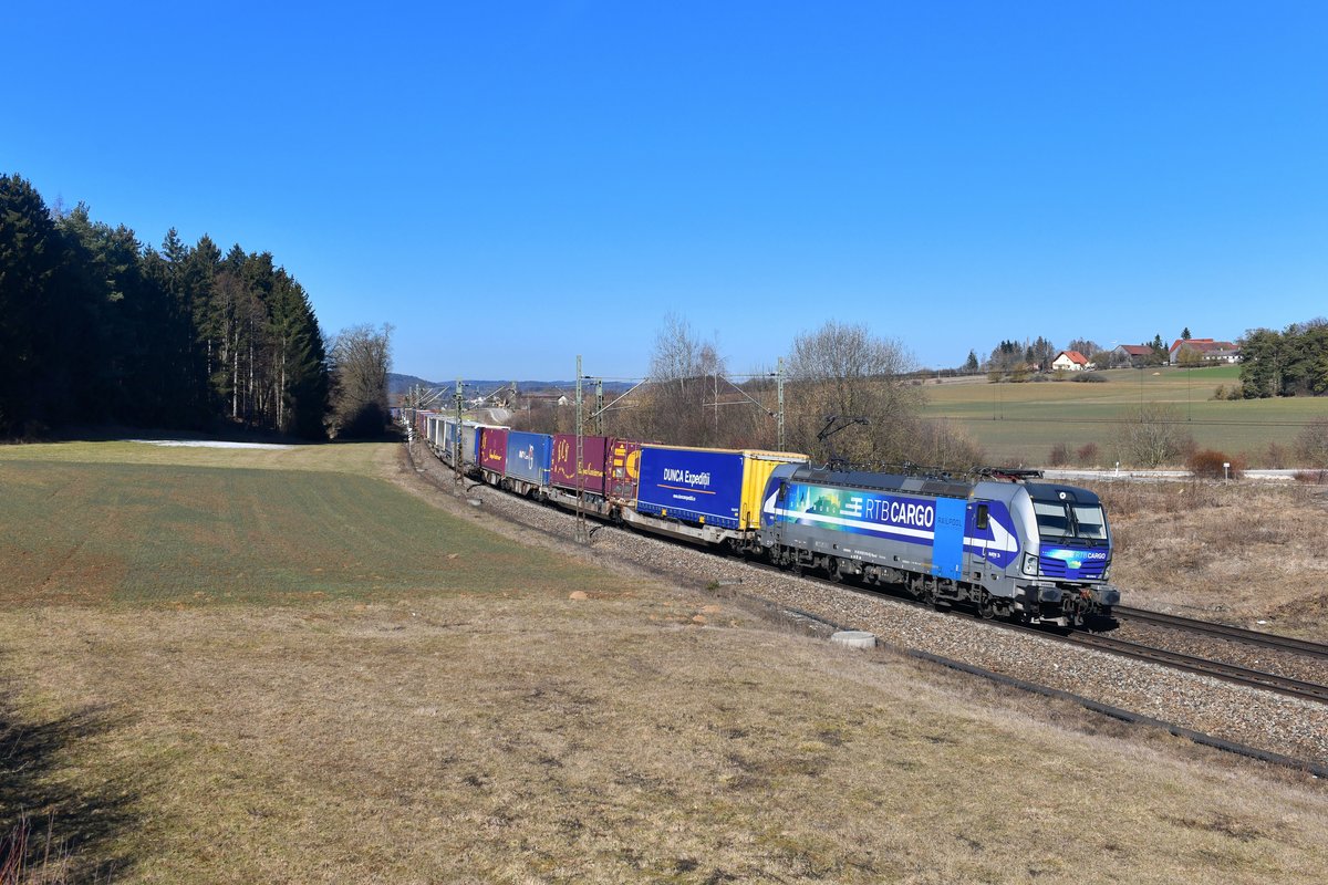 193 810 mit DGS 40679 am 27.02.2019 bei Sinngrün. 