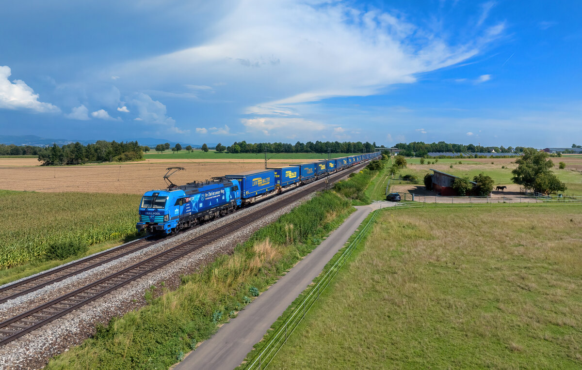 193 813 mit DGS 40656 am 18.08.2023 bei Stephansposching.
