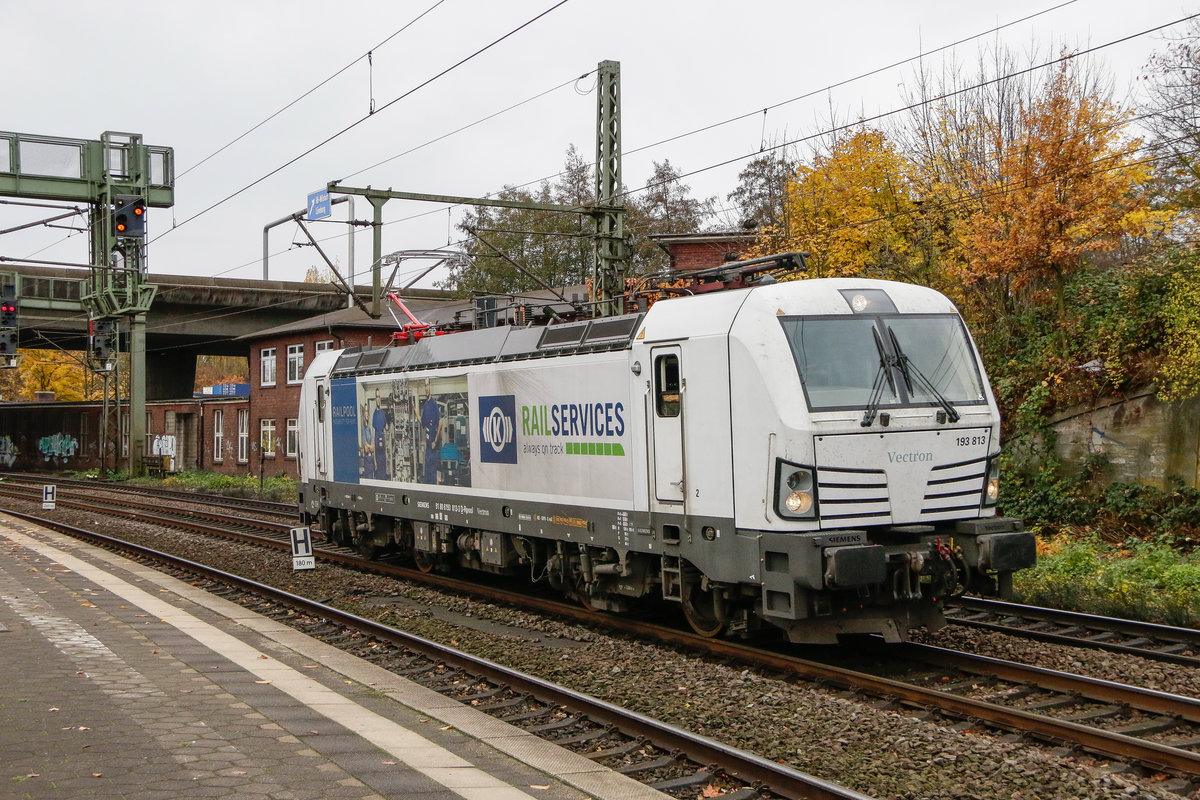 193 813 Vectron  Railservices  in Hamburg Harburg, am 11.11.2018.