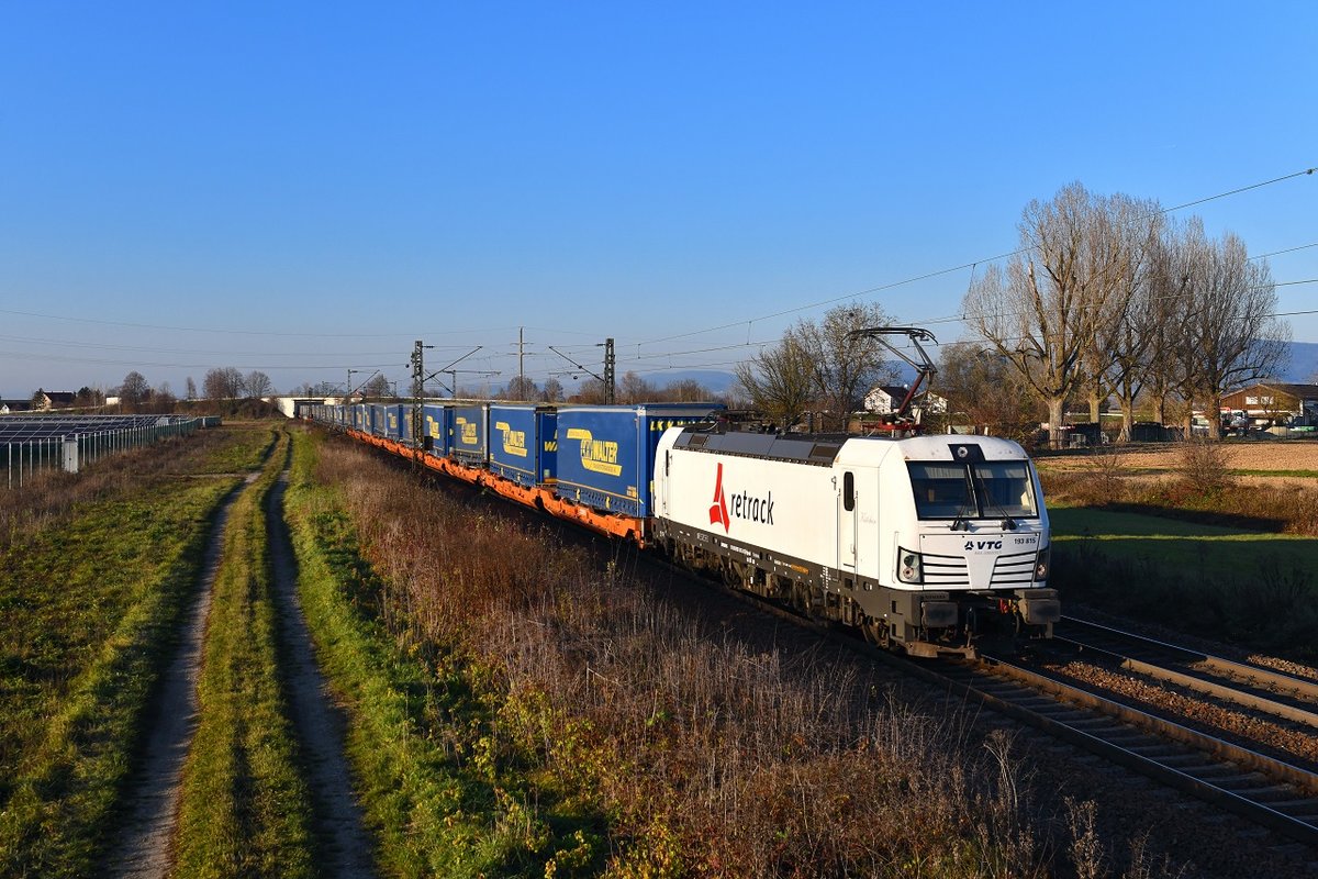 193 815 mit DGS 40657 am 16.11.2018 bei Plattling. 