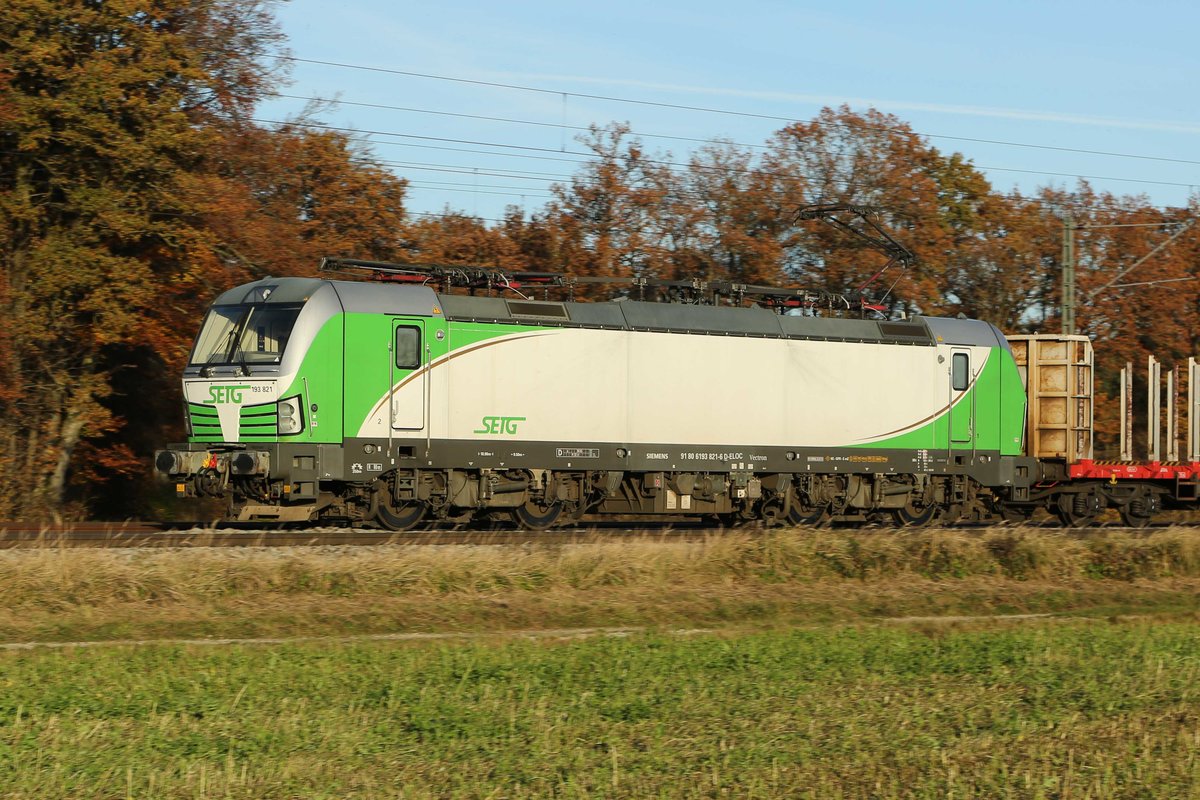 193 821 am 08.11.2020 bei Zorneding im schönen Abendlicht.