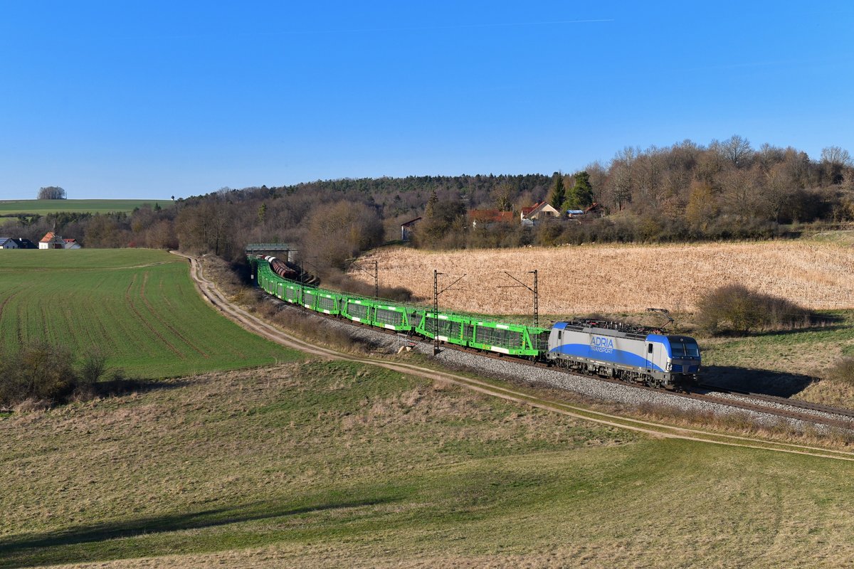 193 822 mit DGS 42881 am 22.03.2019 bei Edlhausen. 