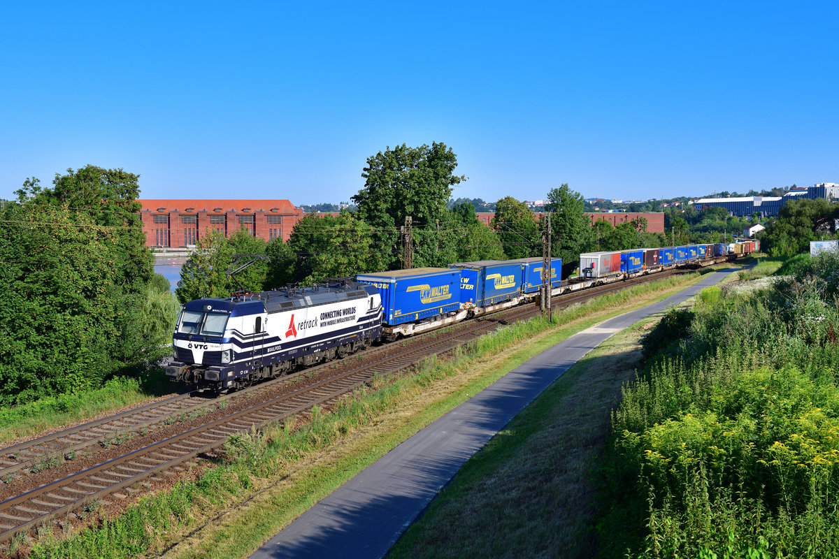193 825 mit DGS 41938 am 07.08.2020 bei Passau.