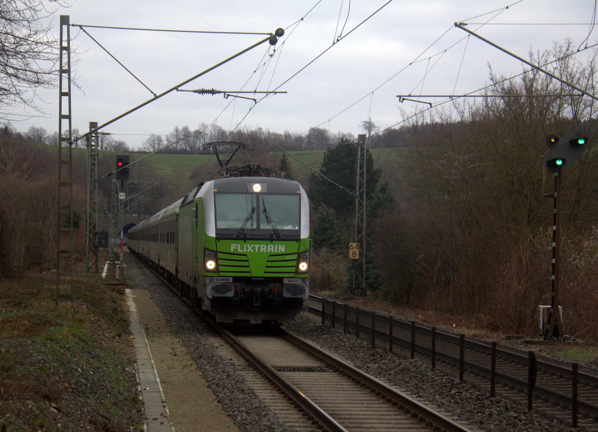 193 827-3 von Flixtrain kommt mit dem FLX30 aus Leipzig-Hbf nach Aachen-Hbf und kommt aus Richtung Köln und rast durch Aachen-Eilendorf in Richtung Aachen-Rothe-Erde,Aachen-Hbf. Aufgenommen vom Bahnsteig 1 in Aachen-Eilendorf. 
Am Nachmittag vom 5.1.2020.
