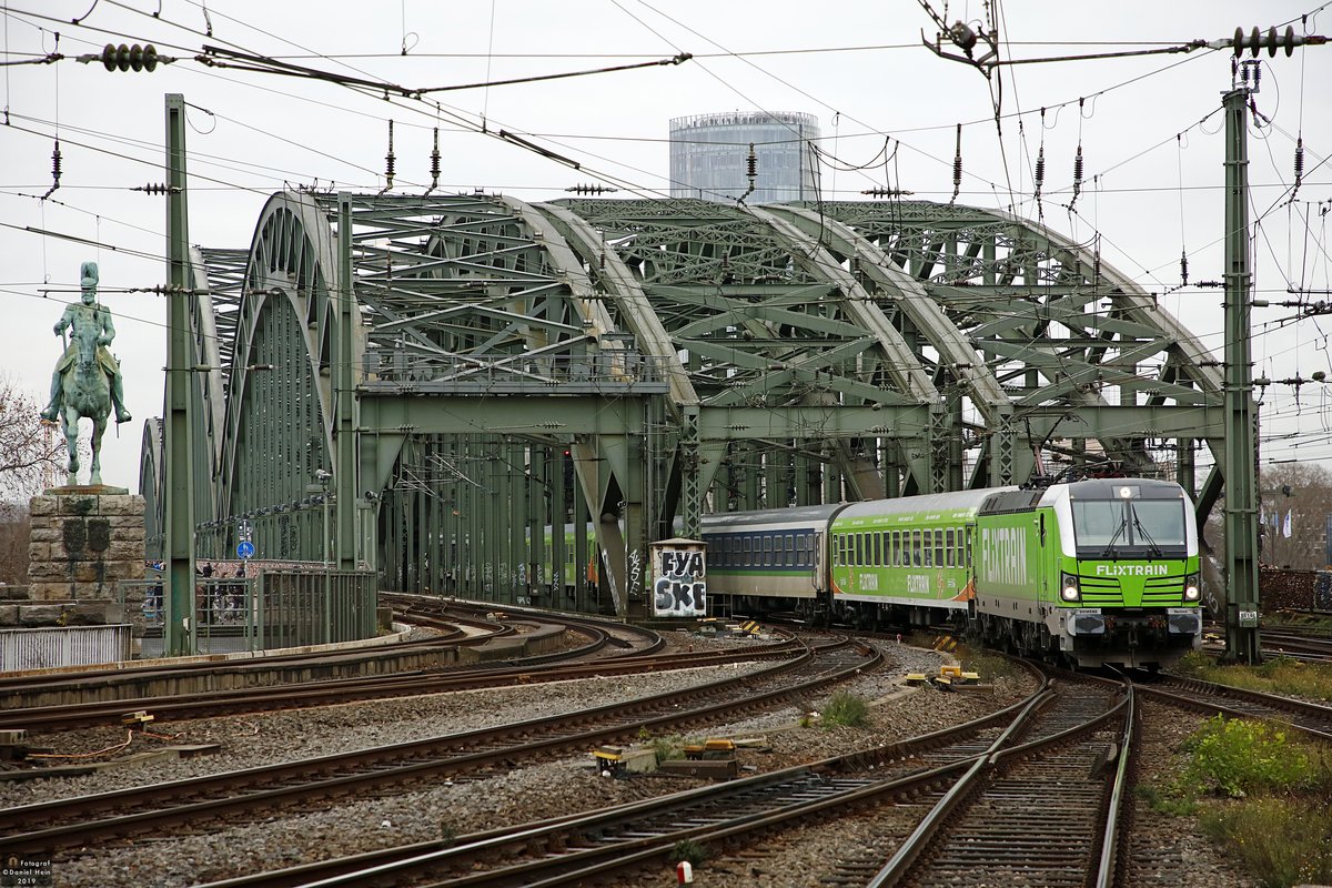 193 827 mit Flixtrain bei der Einfahrt in Köln Hbf, am 07.12.2019.