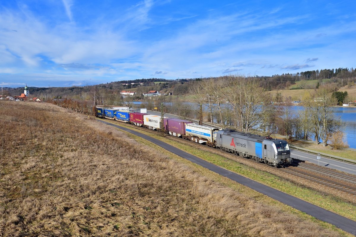 193 828 mit DGS 41939 am 01.02.2020 bei Passau.