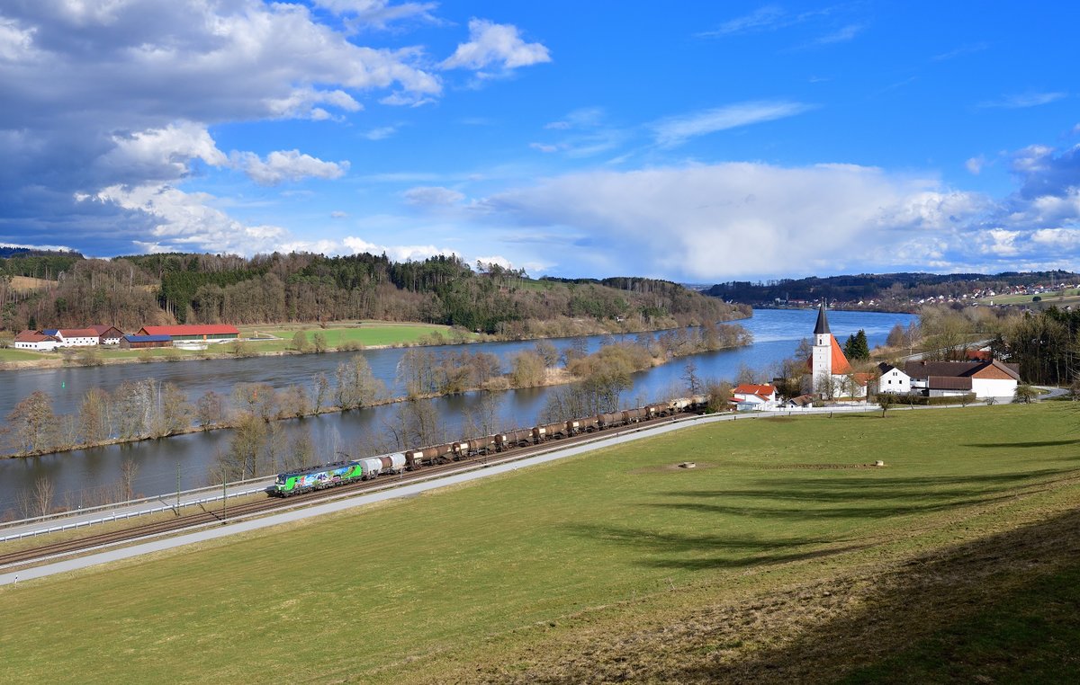 193 839 mit DGS 49860 am 12.03.2021 bei Hausbach.