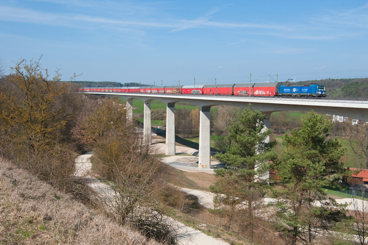 193 848 der EGP mit einem DB Autotransportzug bei Emskirchen Richtung Nürnberg, 30.03.2019