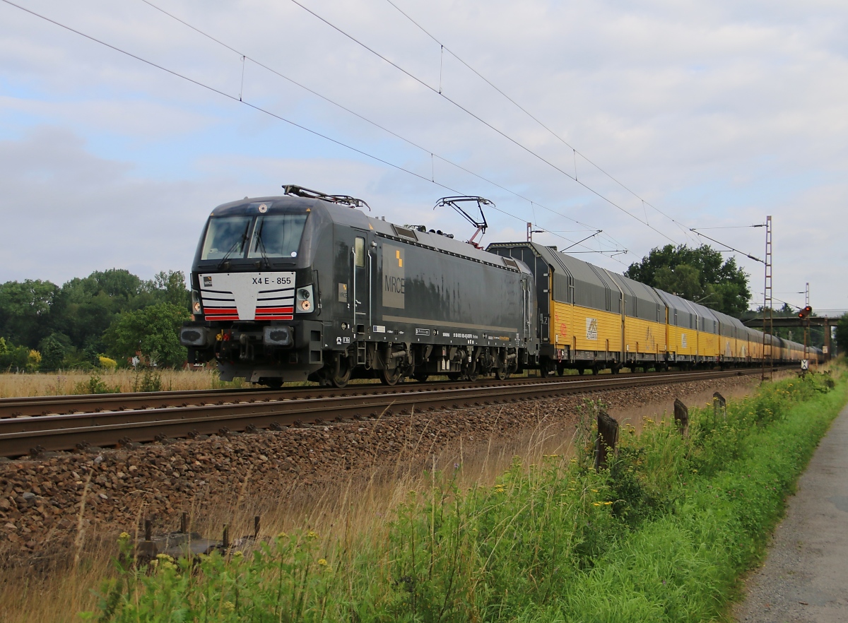 193 855 mit geschlossenen ARS-Autotransportwagen in Fahrtrichtung Nienburg(Weser). Aufgenommen am 23.07.2015 in Eystrup.