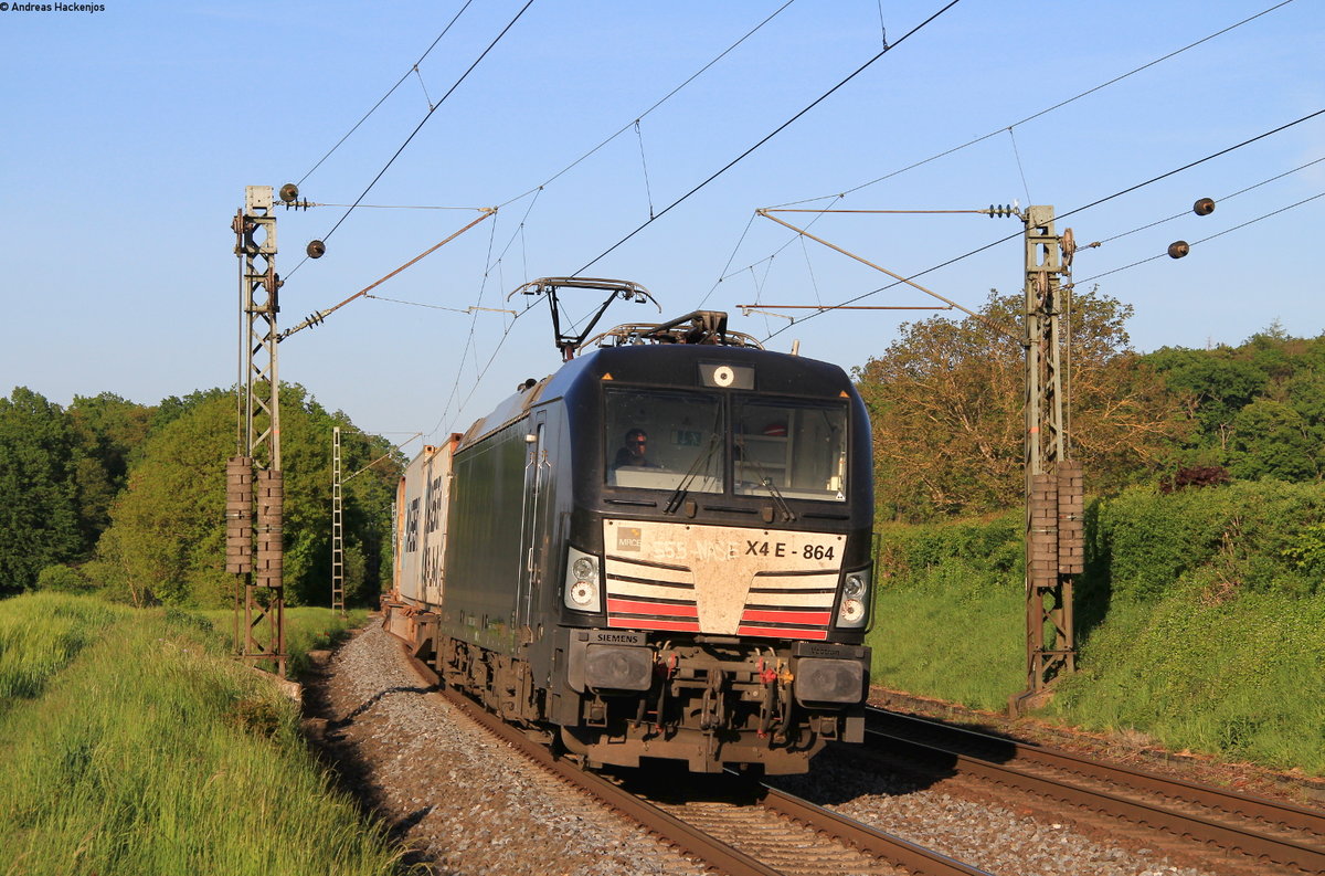193 864-6 mit dem DGS 69196 (Beimerstetten-Weddewarder Tief?) bei Sersheim 7.5.20