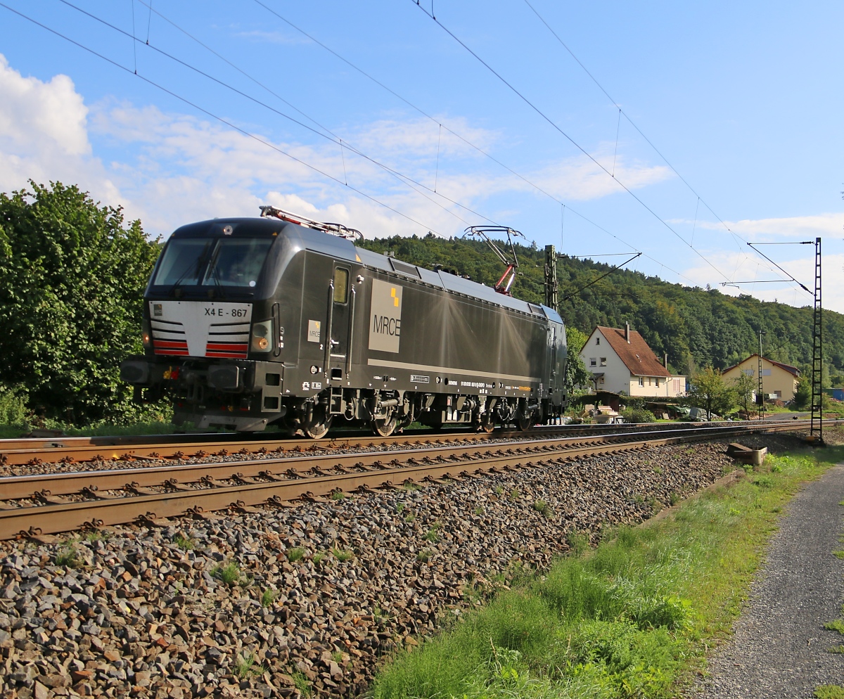 193 867 als Tfzf in Fahrtrichtung Norden. Aufgenommen am 02.09.2015 in Haunetal-Neukirchen.