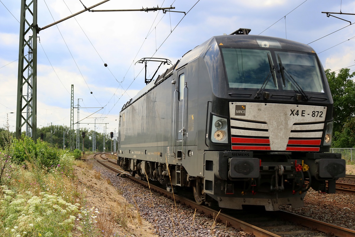 193 872 (Siemens Vectron) MRCE als Tfzf durchfährt den Bahnhof Biederitz Richtung Potsdam. [14.7.2017 - 13:01 Uhr]