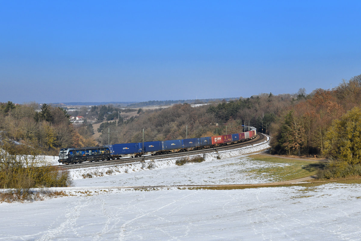 193 875 mit DGS 40679 am 24.02.2018 bei Edlhausen.