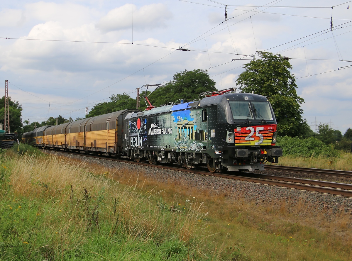 193 876 mit geschlossenen ARS-Autotransportwagen in Fahrtrichtung Eystrup. Aufgenommen am 23.07.2015 bei Wahnebergen.