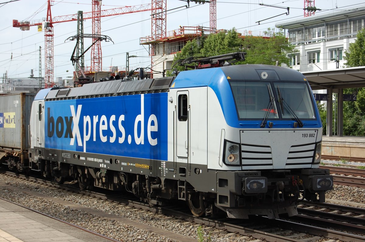 193 882 am 8. Juni 2017 in München (Heimeranplatz).