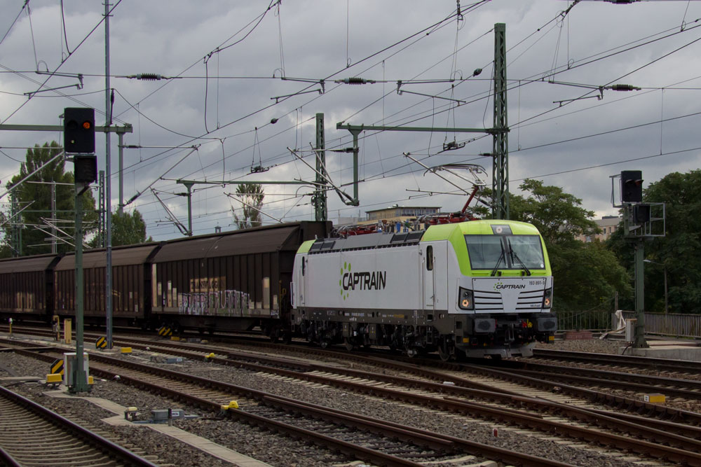 193 891 mit einem Güterzug in Dresden Hbf. 19.09.2015